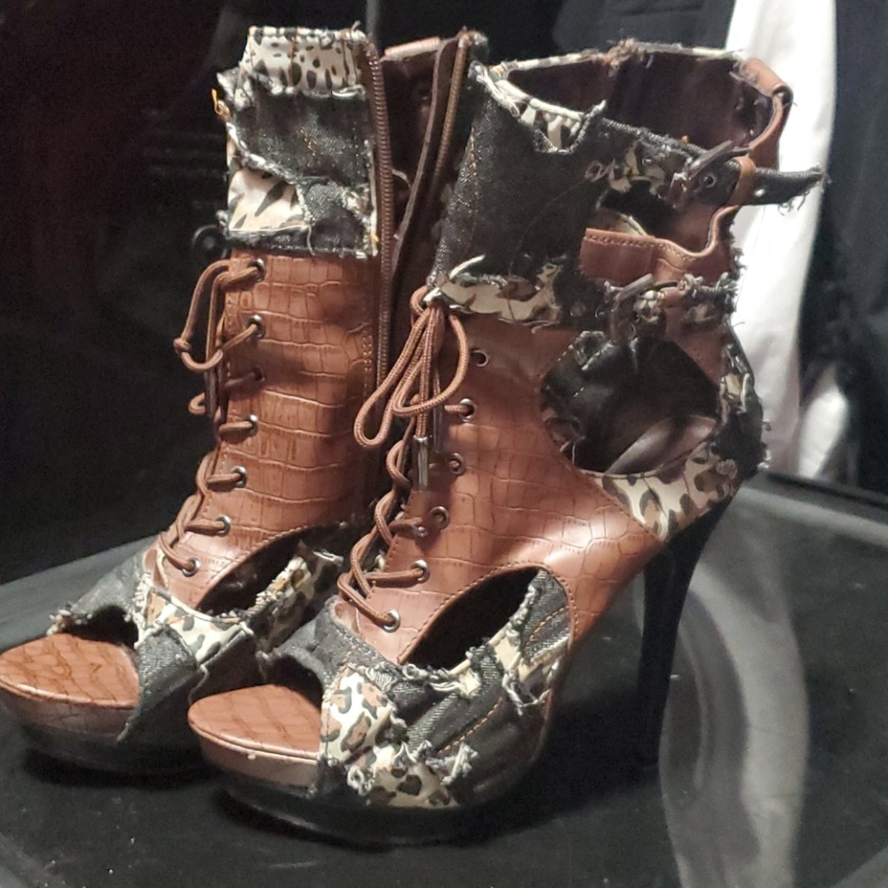 Wild Rose Booties - Picture 3 of 8